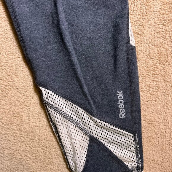 Reebok Womens Large Grey Capri Leggings White‎ Net Calves Athletic Running (N) - Picture 2 of 8